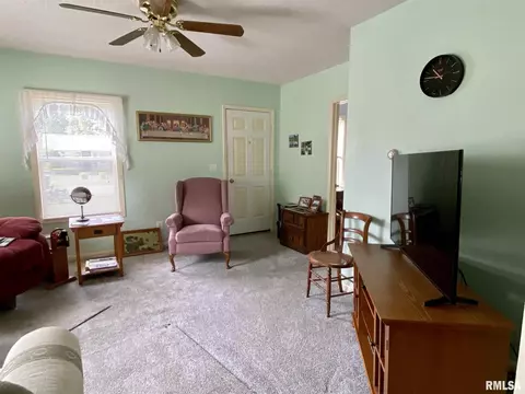 1024 E Oak St, Macomb, IL 61455 photo 13