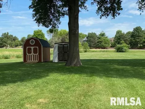 1024 E Oak St, Macomb, IL 61455 photo 10