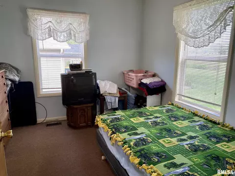 1024 E Oak St, Macomb, IL 61455 photo 30