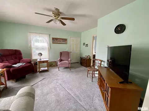 1024 E Oak St, Macomb, IL 61455 photo 15