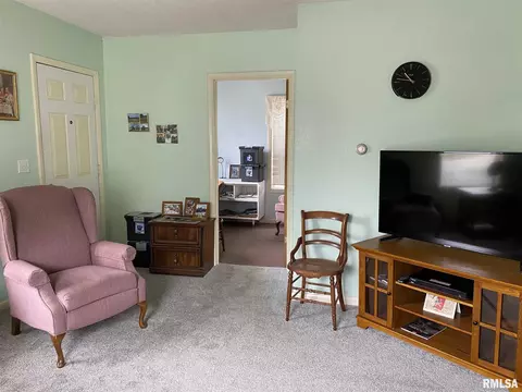 1024 E Oak St, Macomb, IL 61455 photo 16