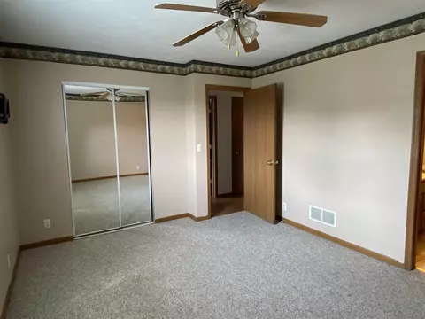 1597 E Myrtle St, Canton, IL 61520 photo 17