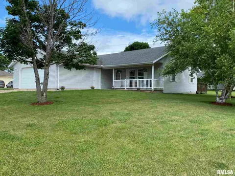1597 E Myrtle St, Canton, IL 61520 photo 1