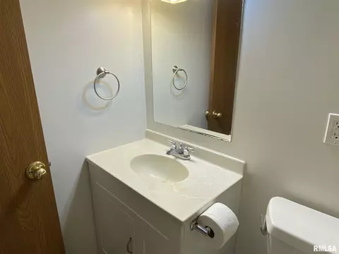 1597 E Myrtle St, Canton, IL 61520 photo 15