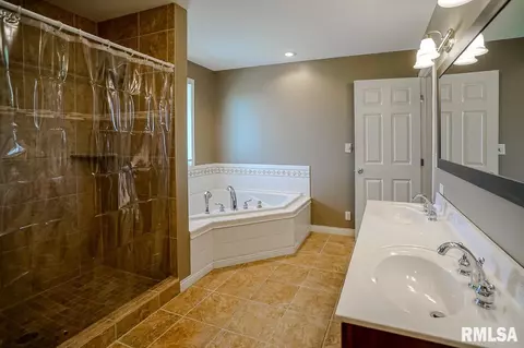 8023 W Thorngate Dr, Mapleton, IL 61547 photo 24