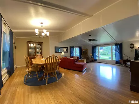 232 N Verzel Dr, Macomb, IL 61455 photo 6