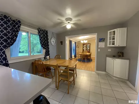 232 N Verzel Dr, Macomb, IL 61455 photo 8