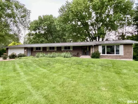 232 N Verzel Dr, Macomb, IL 61455 photo 1
