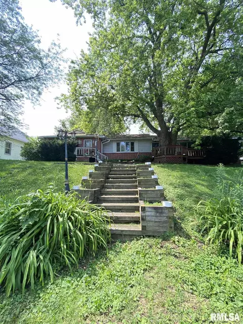 207 Smith St, Castleton, IL 61426 photo 1
