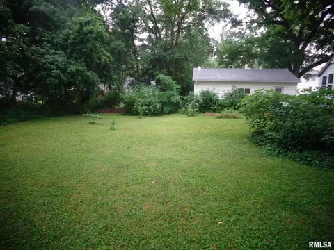812 S Vennum St, Eureka, IL 61530 photo 42