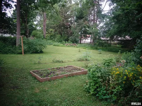 812 S Vennum St, Eureka, IL 61530 photo 37