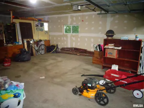 812 S Vennum St, Eureka, IL 61530 photo 34