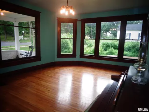812 S Vennum St, Eureka, IL 61530 photo 5