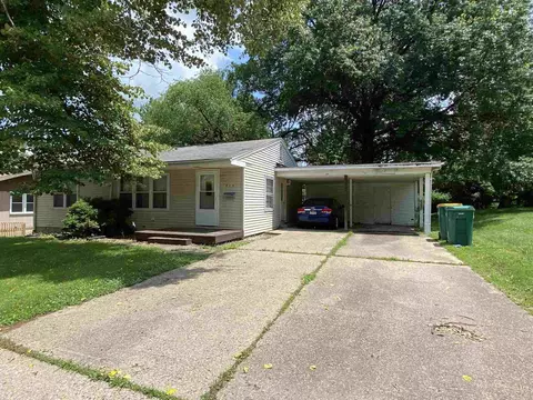 915 Stadium Dr, Macomb, IL 61455 photo 1