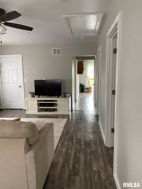 1401 E Beach St, Peoria, IL 61615 photo 12