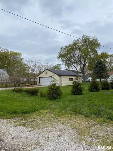 1401 E Beach St, Peoria, IL 61615 photo 2