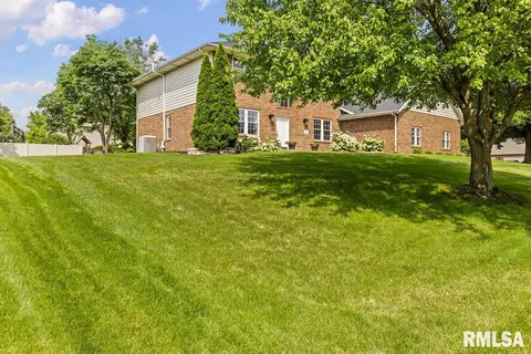 424 Stoneway Dr, Morton, IL 61550 photo 2