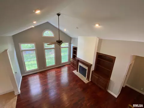 2201 W Pinnacle Dr, Dunlap, IL 61525 photo 8