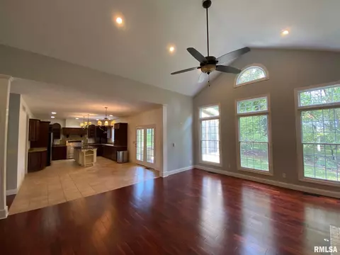 2201 W Pinnacle Dr, Dunlap, IL 61525 photo 10