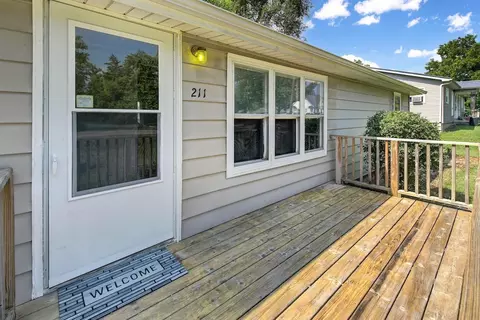 211 E Van Alstine St, Secor, IL 61771 photo 4