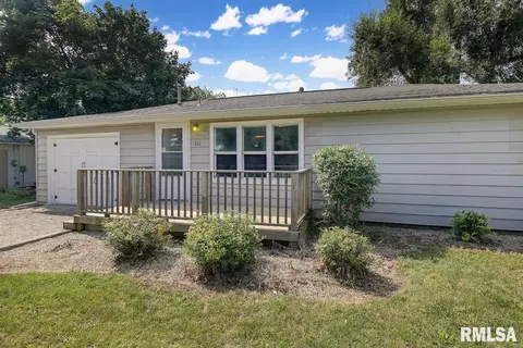 211 E Van Alstine St, Secor, IL 61771 photo 3