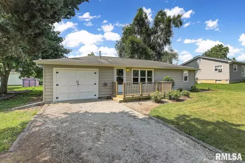 211 E Van Alstine St, Secor, IL 61771 photo 2