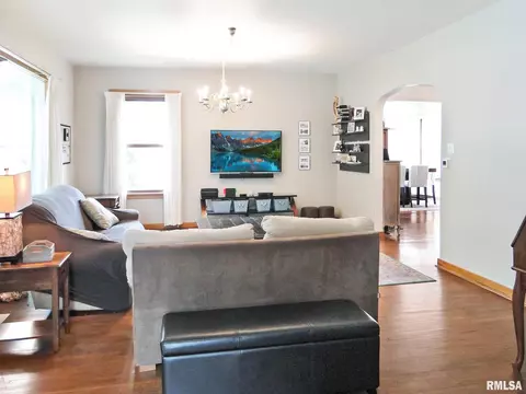 414 S Randolph St, Macomb, IL 61455 photo 5