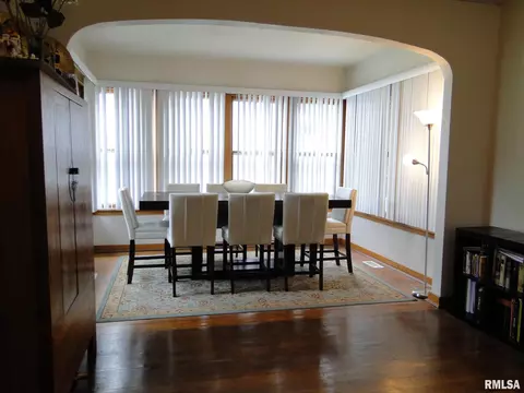 414 S Randolph St, Macomb, IL 61455 photo 7