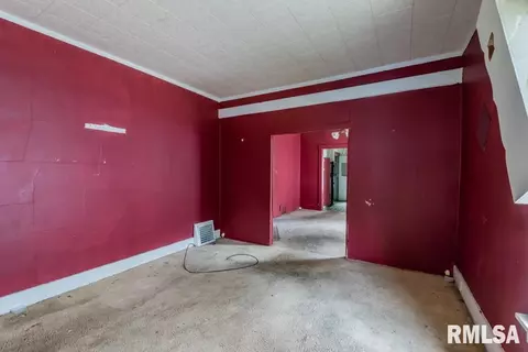 314 E Mcclure Ave, Peoria, IL 61603 photo 5