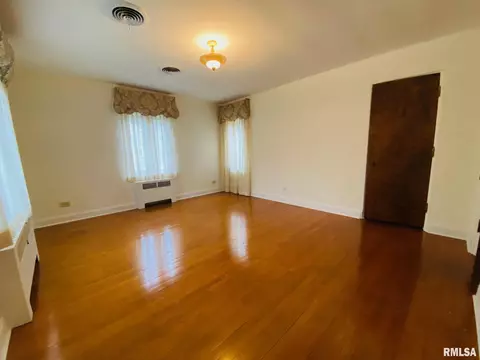 720 Beverly Ave, Macomb, IL 61455 photo 9
