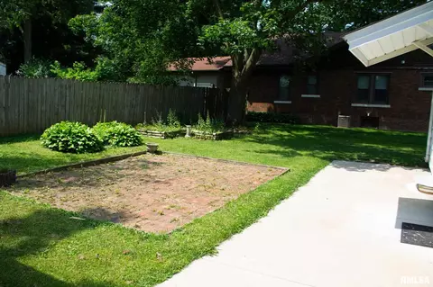 404 W Center St, Eureka, IL 61530 photo 29