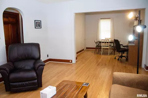 404 W Center St, Eureka, IL 61530 photo 7
