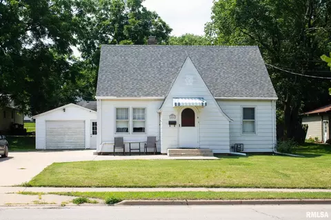 404 W Center St, Eureka, IL 61530 photo 1