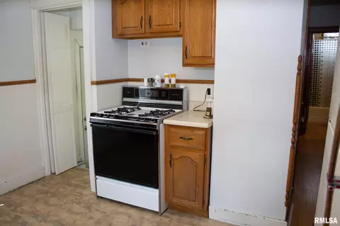 404 W Center St, Eureka, IL 61530 photo 16