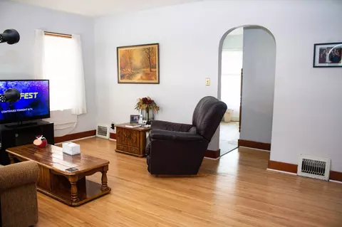 404 W Center St, Eureka, IL 61530 photo 6