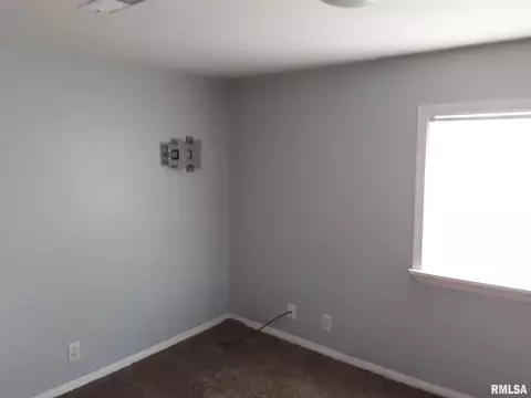 927 E Oak St, Macomb, IL 61455 photo 13