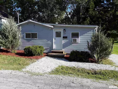 927 E Oak St, Macomb, IL 61455 photo 17