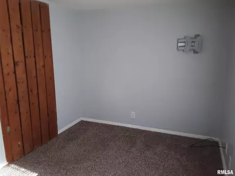 927 E Oak St, Macomb, IL 61455 photo 14