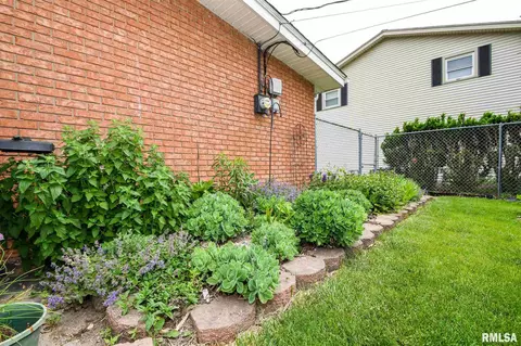 916 E Madison St, Morton, IL 61550 photo 42