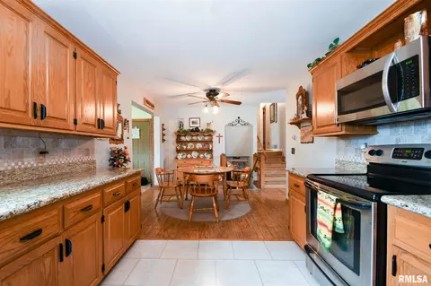 916 E Madison St, Morton, IL 61550 photo 10