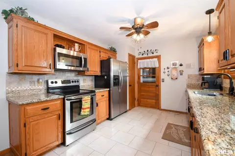 916 E Madison St, Morton, IL 61550 photo 14