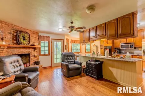 8801 W Pfeiffer Rd, Mapleton, IL 61547 photo 10