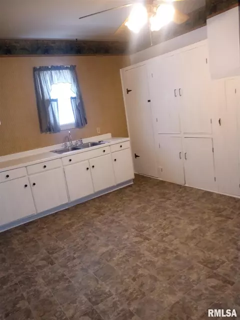 31 S 8th Ave, Canton, IL 61520 photo 12