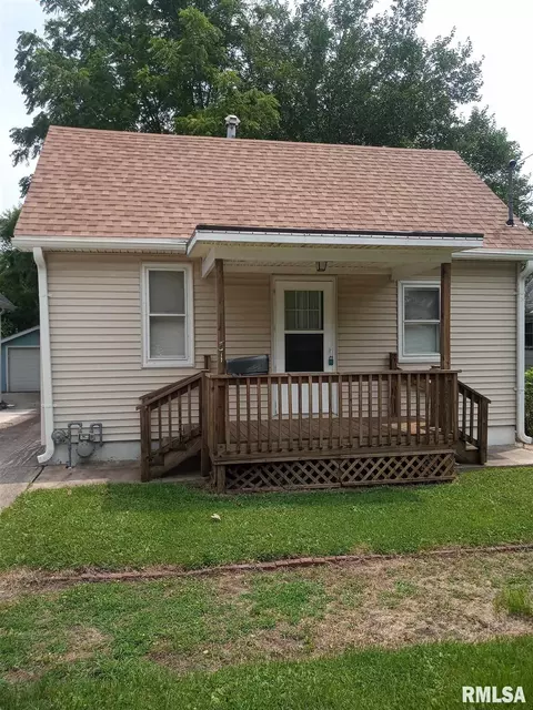 31 S 8th Ave, Canton, IL 61520 photo 1