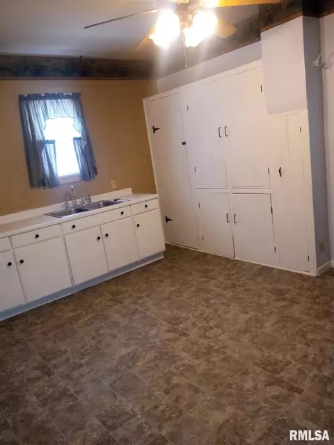31 S 8th Ave, Canton, IL 61520 photo 11