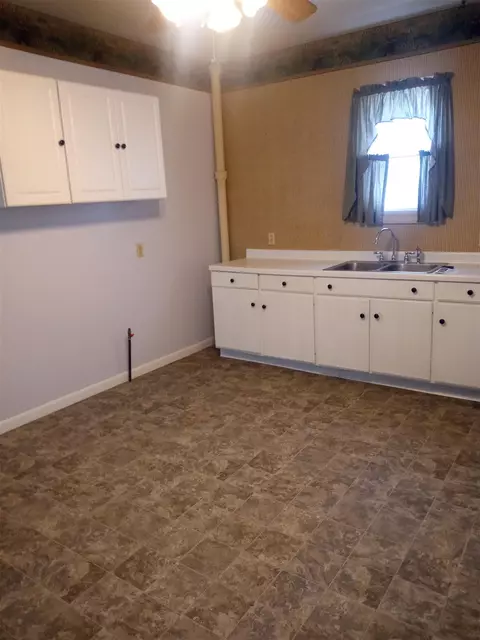 31 S 8th Ave, Canton, IL 61520 photo 13