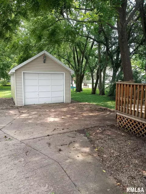31 S 8th Ave, Canton, IL 61520 photo 3