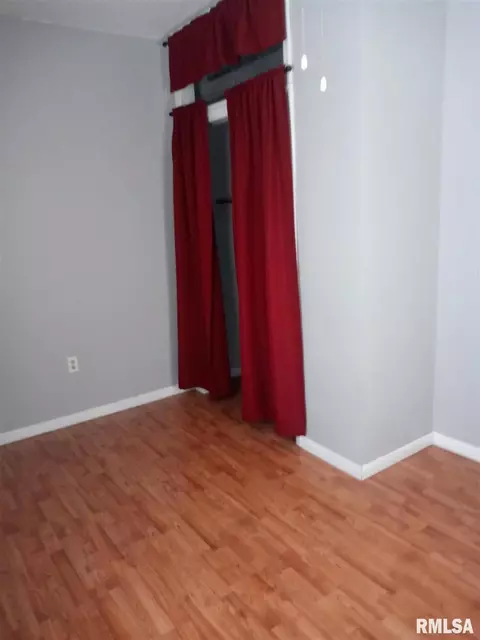 31 S 8th Ave, Canton, IL 61520 photo 15