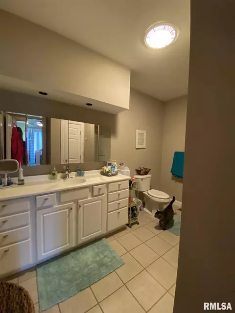 235 Hillview Dr, Macomb, IL 61455 photo 28