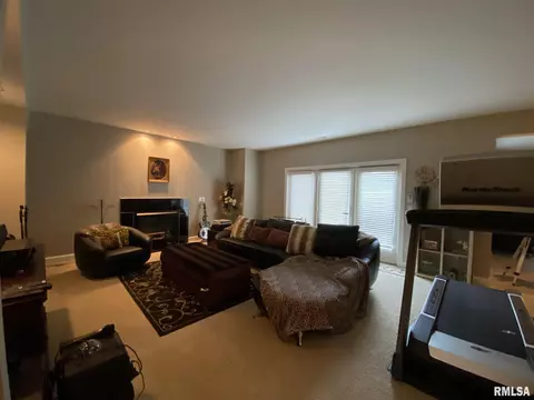 235 Hillview Dr, Macomb, IL 61455 photo 31